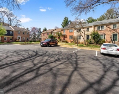 1808 Golf View Court - Photo Thumbnail 2