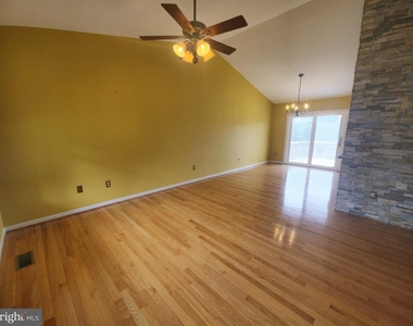 7481 Terri Lane - Photo Thumbnail 4