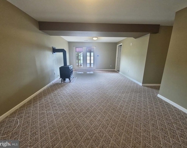 7481 Terri Lane - Photo Thumbnail 14