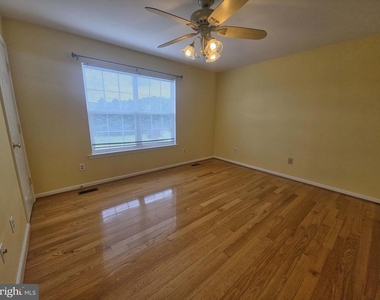 7481 Terri Lane - Photo Thumbnail 11