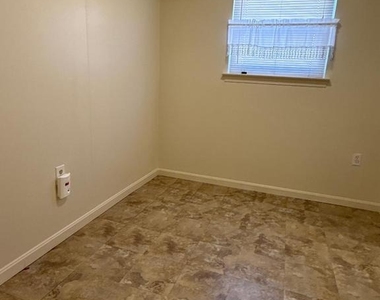 426 N Armistead Street - Photo Thumbnail 9
