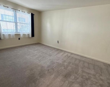 426 N Armistead Street - Photo Thumbnail 4