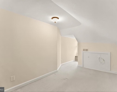 718 S Washington Street - Photo Thumbnail 20