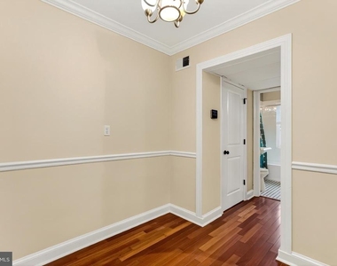 718 S Washington Street - Photo Thumbnail 12