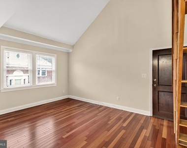 718 S Washington Street - Photo Thumbnail 4