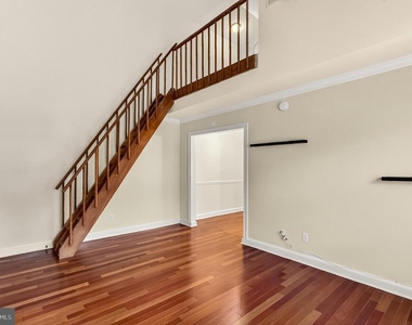 718 S Washington Street - Photo Thumbnail 6