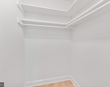 1732 W Abingdon Drive - Photo Thumbnail 12