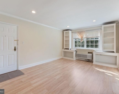 1732 W Abingdon Drive - Photo Thumbnail 2