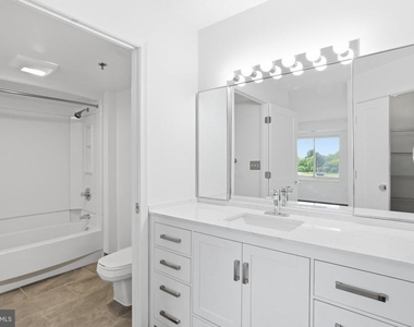 2121 Jamieson Avenue - Photo Thumbnail 40