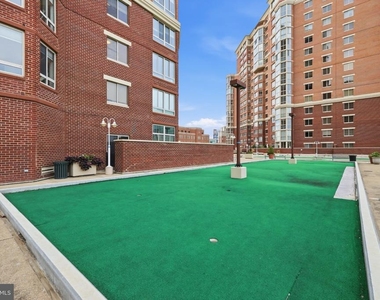 2121 Jamieson Avenue - Photo Thumbnail 11