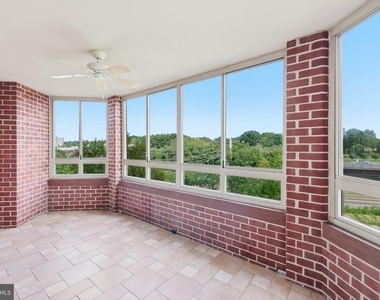 2121 Jamieson Avenue - Photo Thumbnail 24