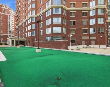 2121 Jamieson Avenue - Photo Thumbnail 10