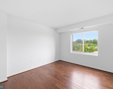 2121 Jamieson Avenue - Photo Thumbnail 47