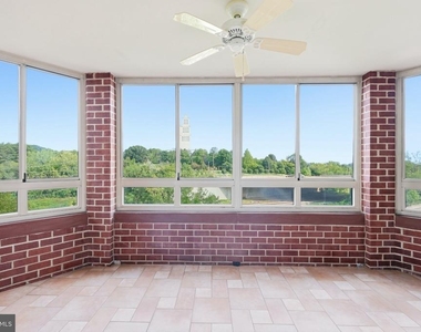 2121 Jamieson Avenue - Photo Thumbnail 23