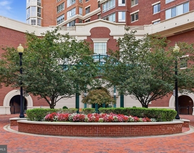 2121 Jamieson Avenue - Photo Thumbnail 2