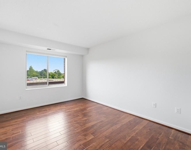 2121 Jamieson Avenue - Photo Thumbnail 44