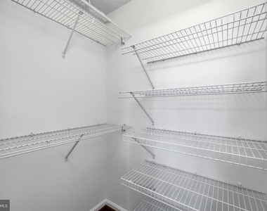 2121 Jamieson Avenue - Photo Thumbnail 43