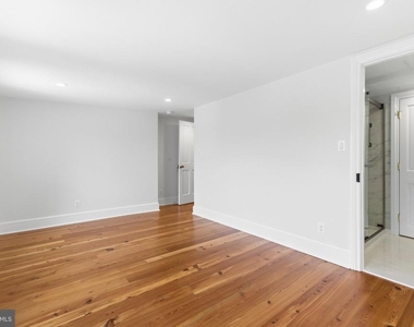 303 Queen Street - Photo Thumbnail 13