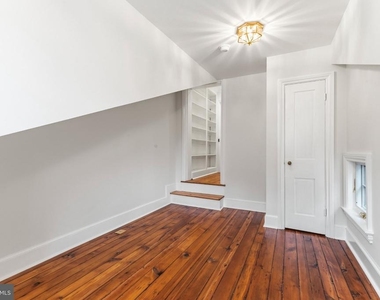 303 Queen Street - Photo Thumbnail 20