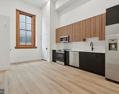 808 N 3rd Street - Photo Thumbnail 1