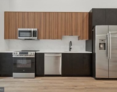 808 N 3rd Street - Photo Thumbnail 6