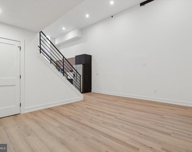 808 N 3rd Street - Photo Thumbnail 5