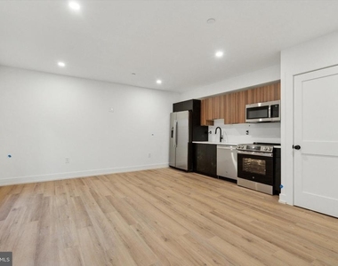 808 N 3rd Street - Photo Thumbnail 1