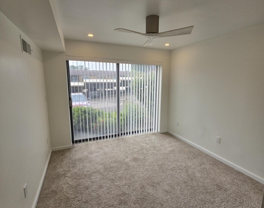 18233 University Park Drive - Photo Thumbnail 10