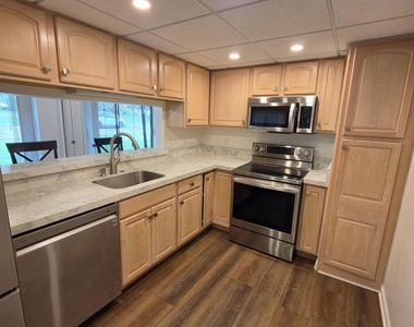 18233 University Park Drive - Photo Thumbnail 24