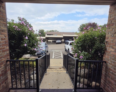 18233 University Park Drive - Photo Thumbnail 31