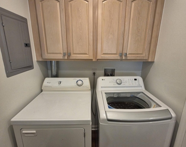 18233 University Park Drive - Photo Thumbnail 14