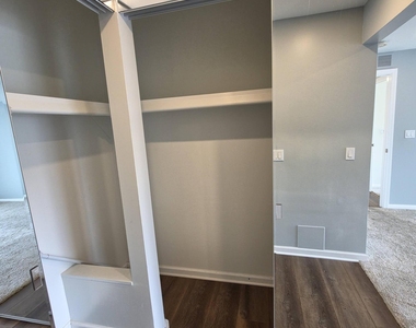 18233 University Park Drive - Photo Thumbnail 7
