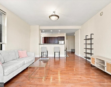 250 S 13th Street - Photo Thumbnail 10