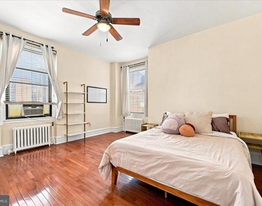 250 S 13th Street - Photo Thumbnail 5