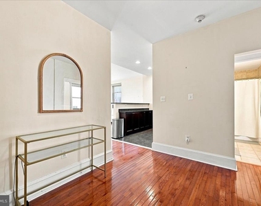 250 S 13th Street - Photo Thumbnail 4