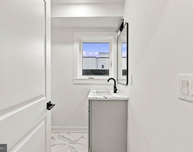 1514 S 22nd Street - Photo Thumbnail 7