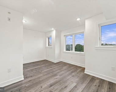 1514 S 22nd Street - Photo Thumbnail 2