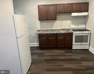 6718 N Broad Street - Photo Thumbnail 3
