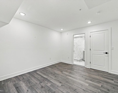 1514 S 22nd Street - Photo Thumbnail 2