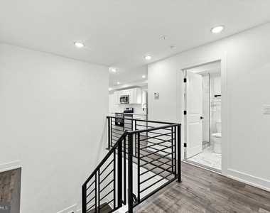 1514 S 22nd Street - Photo Thumbnail 2