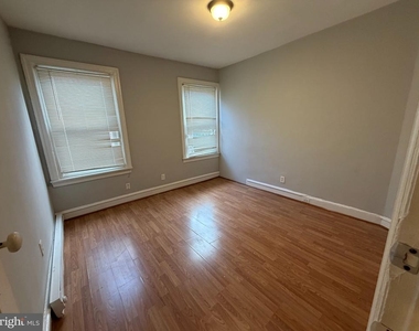 1420 68th Ave - Photo Thumbnail 3