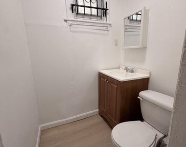 818 E Hilton Street - Photo Thumbnail 2