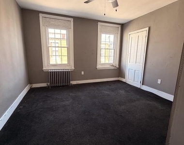 818 E Hilton Street - Photo Thumbnail 6
