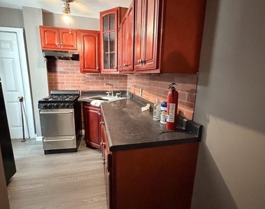 818 E Hilton Street - Photo Thumbnail 1