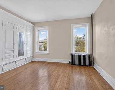 4947 Catharine Street - Photo Thumbnail 11