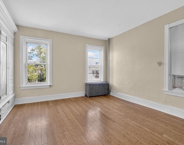 4947 Catharine Street - Photo Thumbnail 10