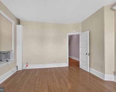 4947 Catharine Street - Photo Thumbnail 12