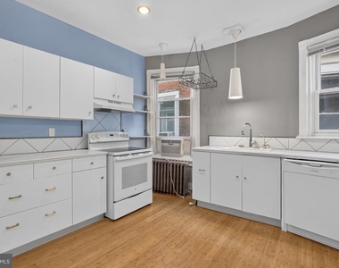 4947 Catharine Street - Photo Thumbnail 2