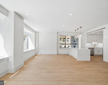 135 S 19th Street - Photo Thumbnail 1