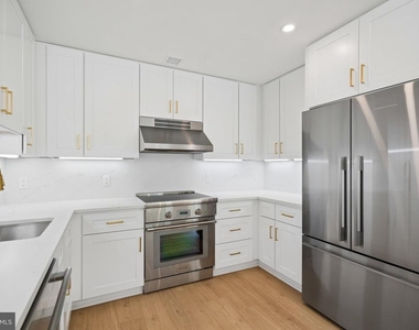 135 S 19th Street - Photo Thumbnail 6